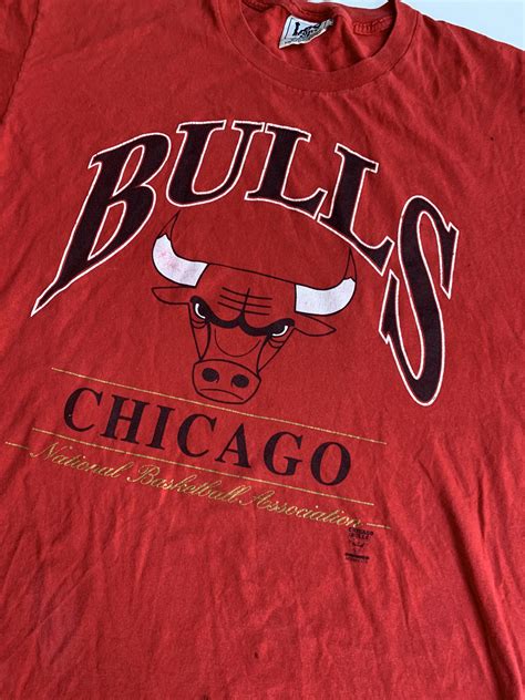 chicago bulls retro shirt.